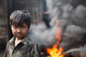 Một nửa trẻ em trên thế giới đối mặt với 3 mối đe dọa nguy hiểm Một nửa trẻ em trên thế giới đối mặt với 3 mối đe dọa nguy hiểm