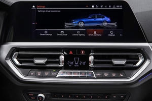 Xe BMW thiếu một số trang bị tiện ích quan trọng vì lý do dễ hiểu