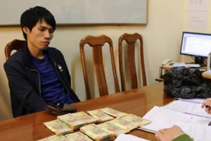 Lạng Sơn: Bắt giữ đối tượng vận chuyển gần 100 triệu đồng tiền giả