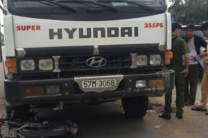 Chở thuốc lá lậu, gây tai nạn chết người rồi bỏ trốn