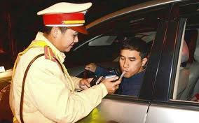 Vi phạm nồng độ cồn, không có giấy phép lái xe, người phụ nữ bị phạt 40 triệu đồng