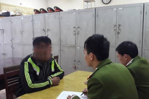 Yên Bái: Bắt hai đối tượng vận chuyển ma túy, thu giữ 20 bánh hêroin, 400 viên ma túy