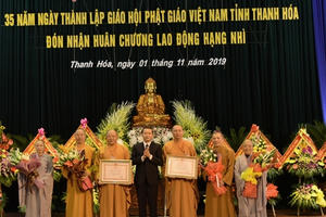 Giáo hội Phật giáo Việt Nam tỉnh Thanh Hoá đón nhận huân chương lao động hạng Nhì