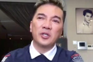 Mr Đàm lên Facebook Livestream tâm sự việc phải gồng mình gánh nợ 20 tỷ đồng cho mẹ