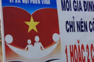 Kỷ luật Phó giám đốc sở vì sinh con thứ 3