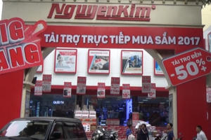 Bản tin Kinh tế Plus: Siêu thị Nguyễn Kim nói gì về vụ việc khách hàng phản ánh tivi kém chất lượng