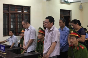 Công bố danh sách cán bộ nhờ nâng điểm trong vụ gian lận thi cử ở Hà Giang Công bố danh sách cán bộ nhờ nâng điểm trong vụ gian lận thi cử ở Hà Giang