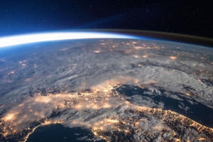 Ngắm Trái Đất đẹp mê hồn từ Trạm Vũ trụ Quốc tế