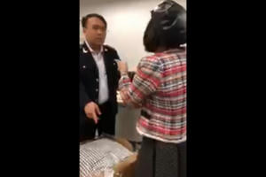 Nhân viên Hải quan Sân bay Nội Bài nghi say rượu, yêu cầu nữ hành khách vào phòng kiểm tra vali… quần áo cũ?