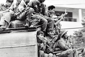 Bộ ảnh lịch sử ngày 30/4 chưa từng triển lãm