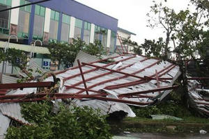 Bão số 9 - Molave đổ bộ trên đất liền 2 tỉnh Quảng Nam, Quảng Ngãi