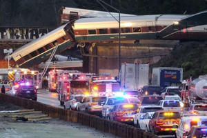 Tàu cao tốc trượt bánh tại Mỹ, gần 100 người thương vong