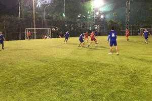 Giao hữu bóng đá giữa Báo Pháp luật Việt Nam với Đoàn thanh niên Công an tỉnh Bắc Giang