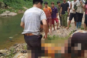 Yên Bái: Bàng hoàng phát hiện người đàn ông tử vong bên bờ suối, cạnh thi thể có bộ kích điện