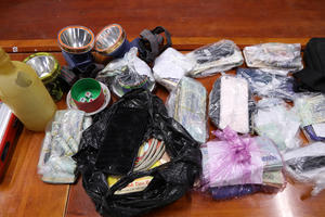 Bắt sòng bạc lớn giữa rừng cao su ở Tây Ninh