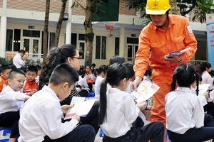 Hà Nội: Tạo cho học sinh thói quen sử dụng an toàn tiết kiệm điện