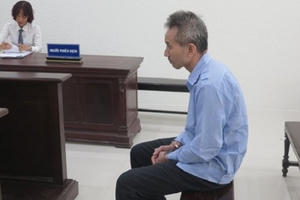 Giết người ở nước ngoài rồi vượt biên về Việt Nam đầu thú Giết người ở nước ngoài rồi vượt biên về Việt Nam đầu thú