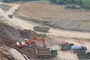 Đại công trường khai thác khoáng sản hết phép ở Ninh Bình