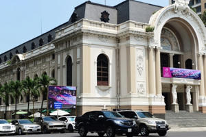 Những nhà hát bị tận dụng làm quán cà phê ở Sài Gòn