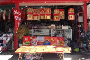 Lịch Đinh Dậu 2017 giá 'siêu giảm' vẫn kém sức mua