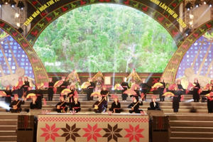 Quảng Ninh: Rực rỡ sắc màu Lễ Khai mạc Tuần Văn hóa, thể thao các dân tộc vùng Đông Bắc