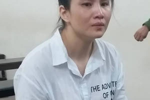 "Nữ quái" xinh đẹp, nổ có quan hệ khủng để xin việc vào ngành công an