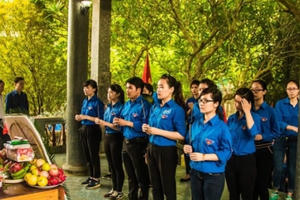 "Khoảnh khắc tình nguyện 2016" của Liên chi đoàn khoa công tác xã hội