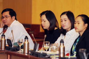 Ðề xuất không dùng chai nhựa trong cơ quan, công sở