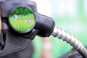 Slide – Điểm tin thị trường: Xăng E5 bán đại trà, có doanh nghiệp bán giá rẻ hơn 1.000 đồng/lít