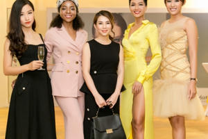 Hoa hậu H'hen Niê diện đầm xẻ tà, khoe nhan sắc quyến rũ trong màu son đỏ