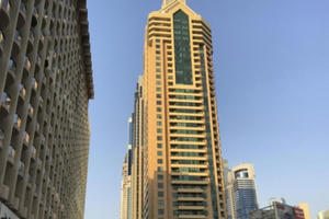 Cô gái ngã từ tầng 17 thiệt mạng khi đang selfie