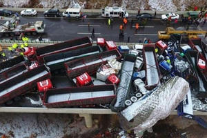 56 ô tô đâm liên hoàn trên cao tốc Trung Quốc, 54 người thương vong