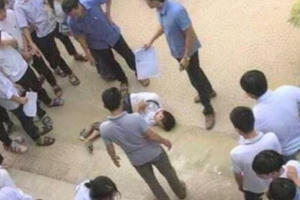 Đau lòng những vụ học sinh rơi từ tầng cao xuống sân trường