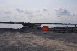 TP. HCM: Kỷ luật Phó Chánh văn phòng Quận 9 vì để vợ vi phạm trật tự xây dựng, đất đai