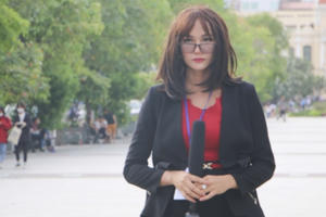 Không nhận ra Hoa hậu H’Hen Niê ở phố đi bộ Nguyễn Huệ