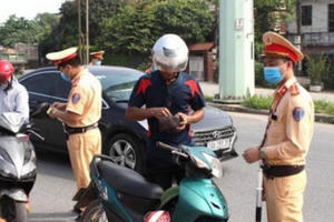 Đề xuất trừ điểm bằng lái là 'văn minh và mang tính nhân văn'