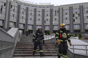 5 bệnh nhân COVID-19 thiệt mạng do bệnh viện bất ngờ bốc cháy