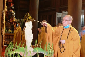 Lễ tắm Phật ở di sản thế giới Tràng An