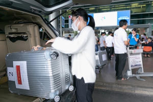 Á hậu Thuỳ Dung âm thầm về nước sau chinh chiến Miss International