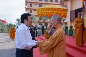 Nguyên Chủ tịch nước Trương Tấn Sang thăm Học viện Phật giáo tại TP HCM