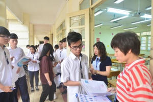 Kỳ thi THPT Quốc gia 2019: Các sĩ tử đang thi môn Ngữ văn, thời tiết ủng hộ các thí sinh