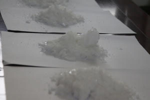 Đột kích nhà “trùm” ma túy tóm gọn 2 đối tượng thu giữ gần 1kg ma túy đá