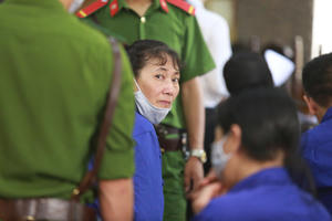 Vụ gian lận điểm thi ở Sơn La: Hai người nhận hơn 2 tỷ đồng bị đề nghị 23-25 năm tù