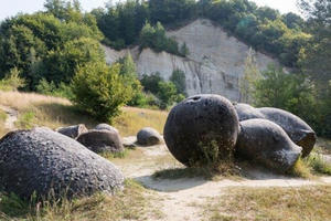 Bí ẩn những "viên đá sống" ở Romania