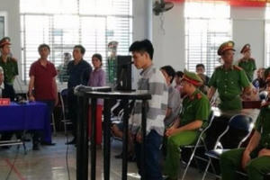 Chặn đường đâm chết người chỉ vì nghĩ bị dạy đời