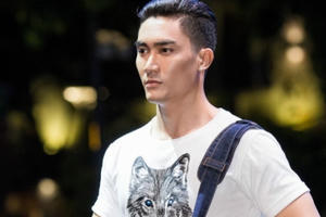 Nam vương Đại sứ Hoàn vũ tất bật sau khi đăng quang