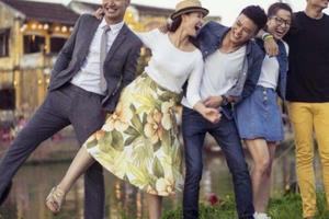 Lã Thanh Huyền được 4 diễn viên điển trai theo đuổi trong "Zippo, mù tạt và em"