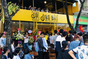 Cà phê Ông Bầu khai trương quán đầu tiên tại quê hương Văn Thanh, Văn Toàn