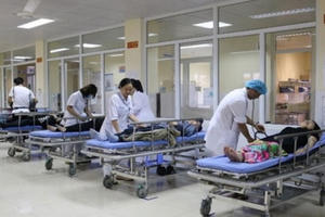 Hà Nội: Sở Y tế yêu cầu các cơ sở khám, chữa bệnh duy trì thường trực 24/24 giờ trong dịp nghỉ lễ Hà Nội: Sở Y tế yêu cầu các cơ sở khám, chữa bệnh duy trì thường trực 24/24 giờ trong dịp nghỉ lễ