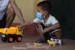 Tết thiếu nhi đặc biệt trong khu cách ly tập trung Bắc Giang